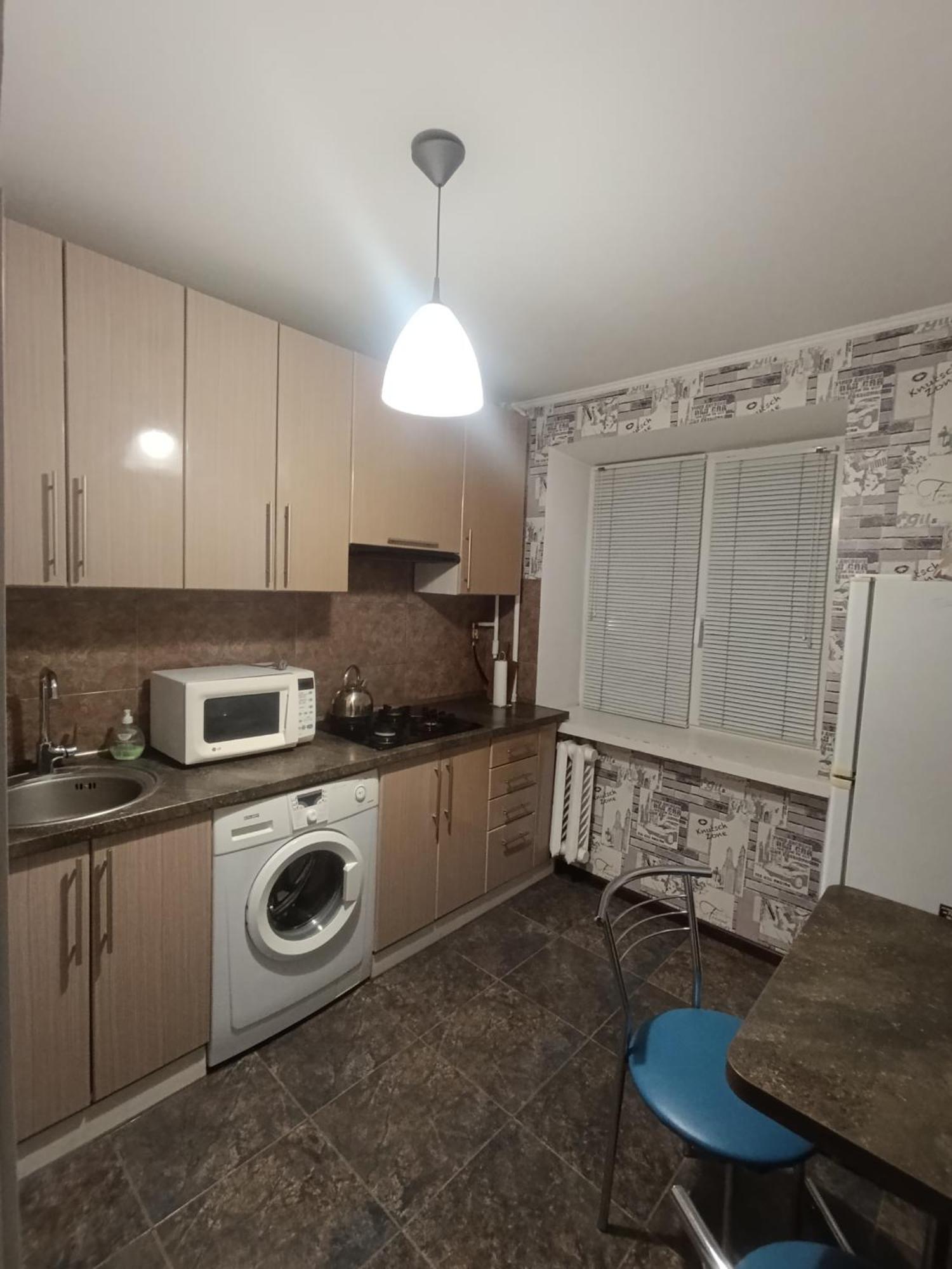 With Balcony On Peremohy Avenue 43 Apartament