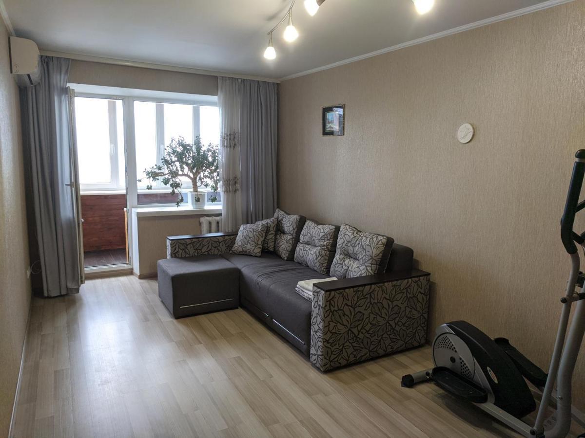 Apartment With Balcony On Peremohy Avenue 43
