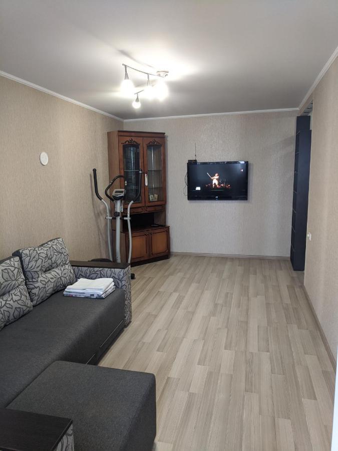 With Balcony On Peremohy Avenue 43 Apartment *
