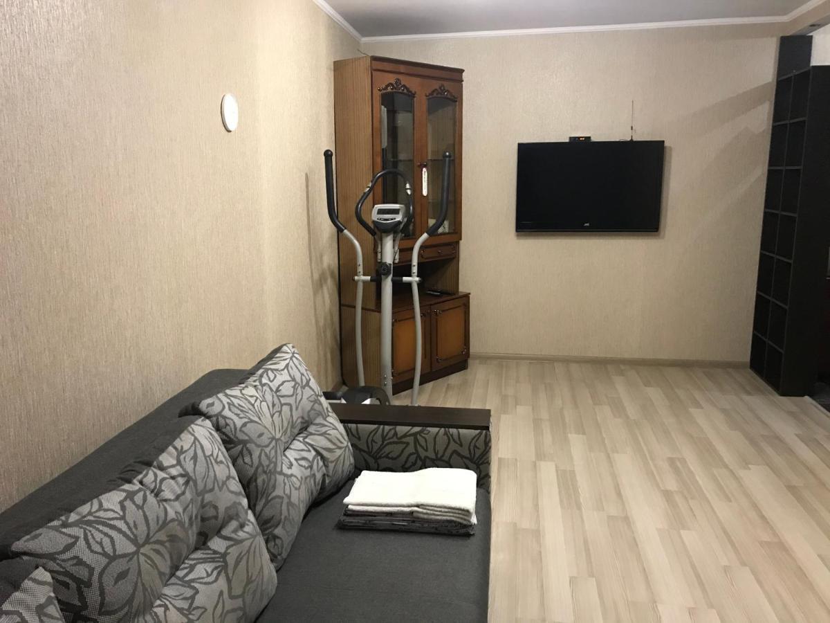 With Balcony On Peremohy Avenue 43 Apartment *